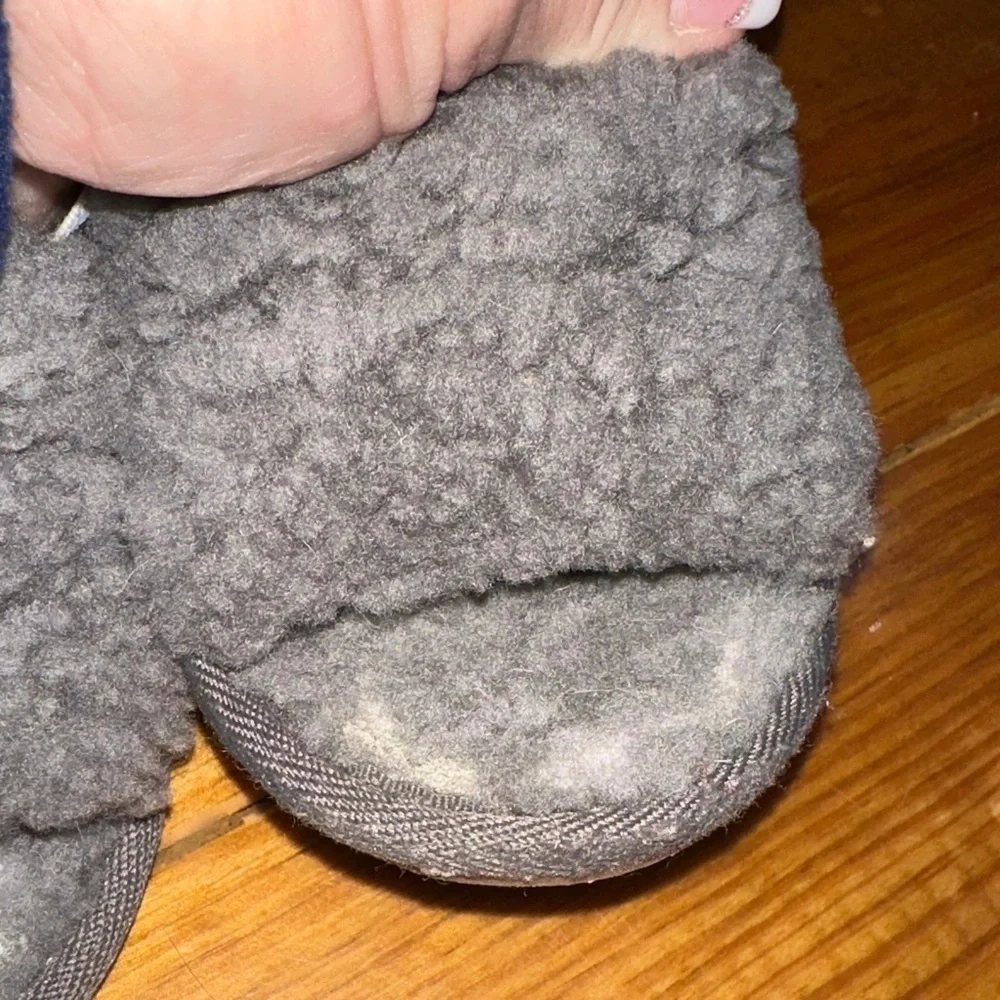 UGG Kids Charcoal Fluffy Slippers